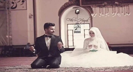 Is girl any dua to make someone love you?